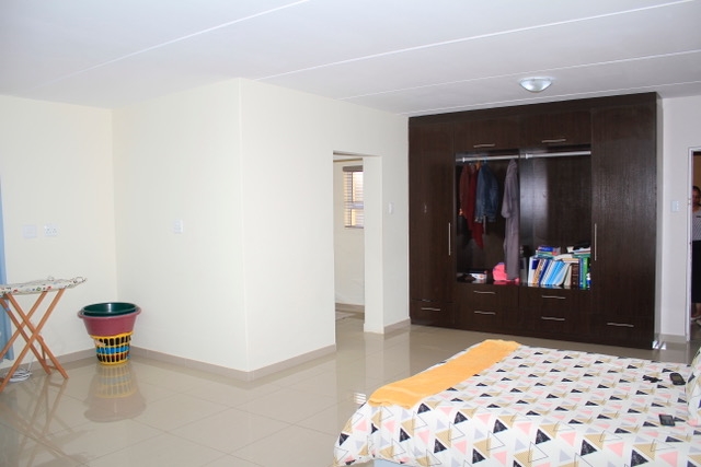 5 Bedroom Property for Sale in Nahoon Valley Park Eastern Cape